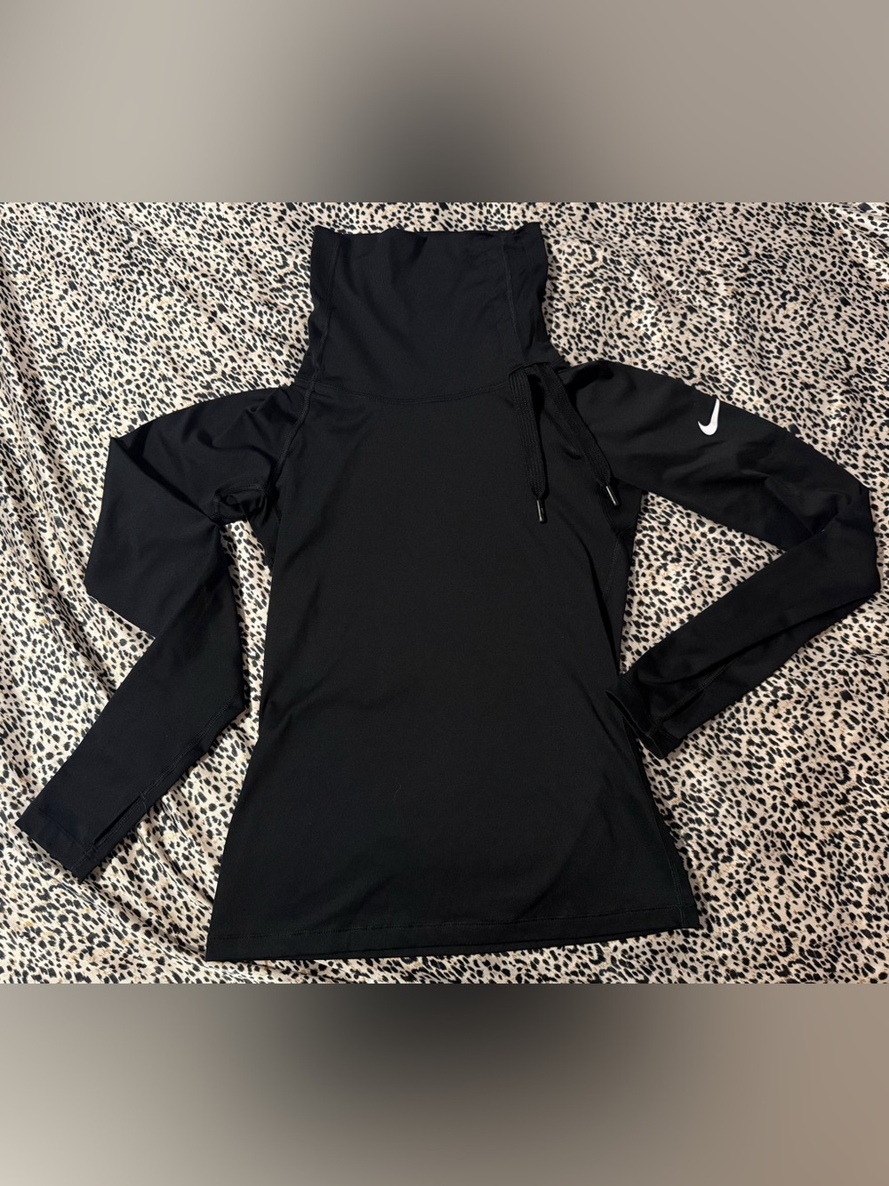 🖤Nike Thermal Sweater🖤